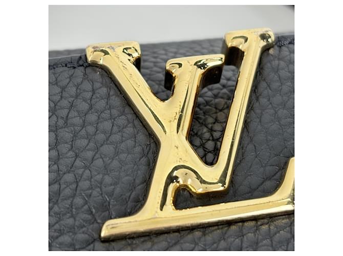 Borsa Louis Vuitton Capucines BB Nero - vista 5