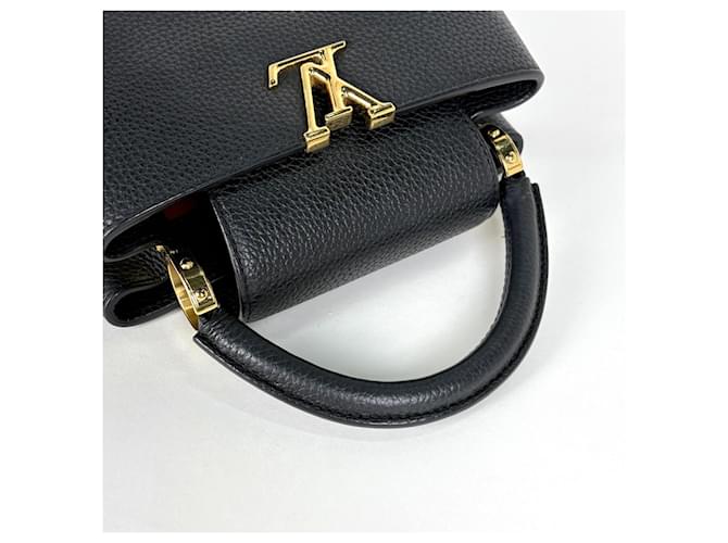Borsa Louis Vuitton Capucines BB Nero - vista 8