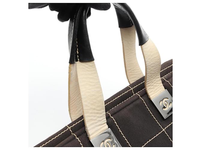 Borsa Chanel Chocolate Bar Nero - vista 15