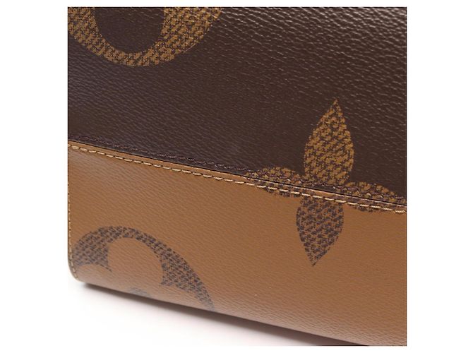 Borsa Tote Louis Vuitton OnTheGo MM Monogram Giant Reverse Marrone Beige - vista 6