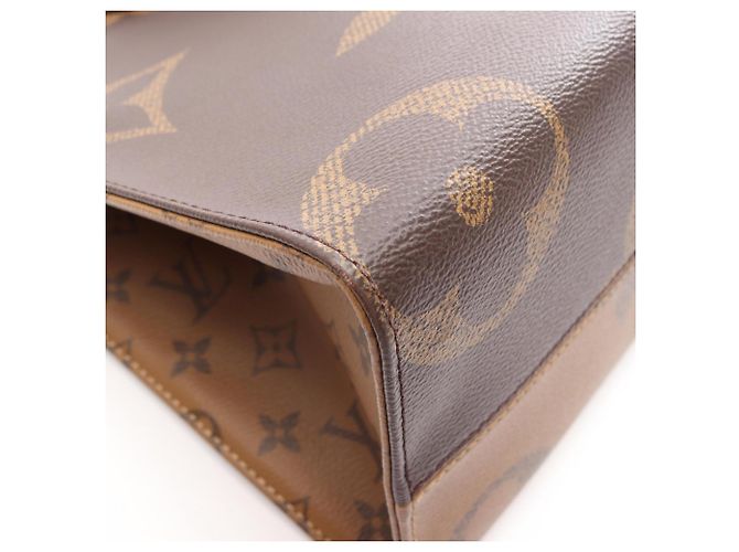 Borsa Tote Louis Vuitton OnTheGo MM Monogram Giant Reverse Marrone Beige - vista 7