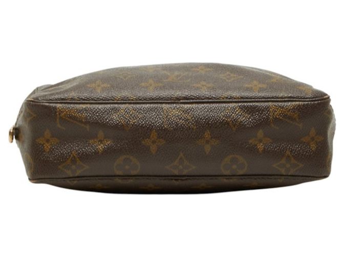 Louis Vuitton Monogram Trousses Toilette 23 Clutch Bag Marrone Monogramma - vista 3