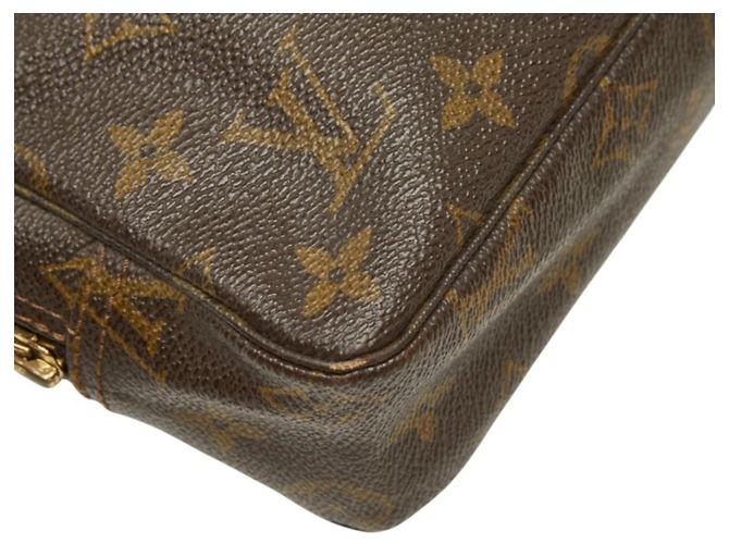 Louis Vuitton Monogram Trousses Toilette 23 Clutch Bag Marrone Monogramma - vista 5