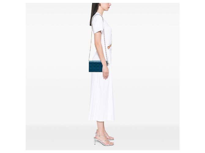 Portafoglio con catena Lady Dior in vernice blu Cannage Dior - vista 5