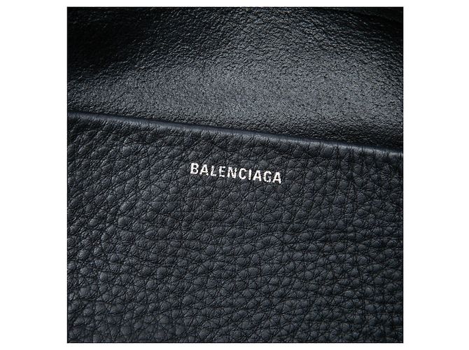 Borsa Everyday Camera XS in pelle nera con logo Campaign Balenciaga Nero - vista 5