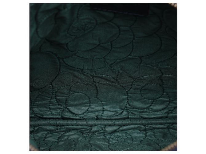 Chanel Blue Medium CC Embossed Lambskin Camellia O Case Clutch Blu navy - vista 4