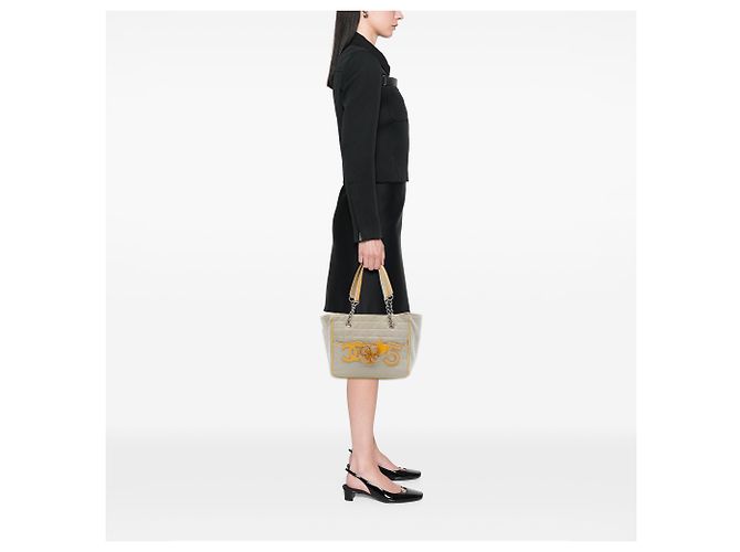 Borsa Tote Chanel Beige CC Chocolate Bar Canvas Camellia No. 5 - vista 6