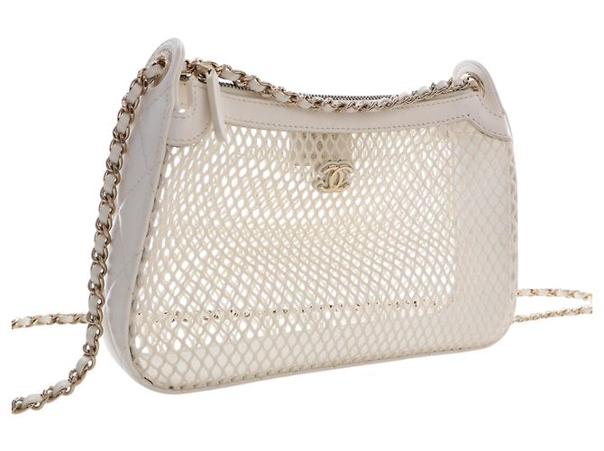 Chanel White CC Clutch aus Mesh und glänzendem Lammleder mit Kette Weiß - Ansicht 2