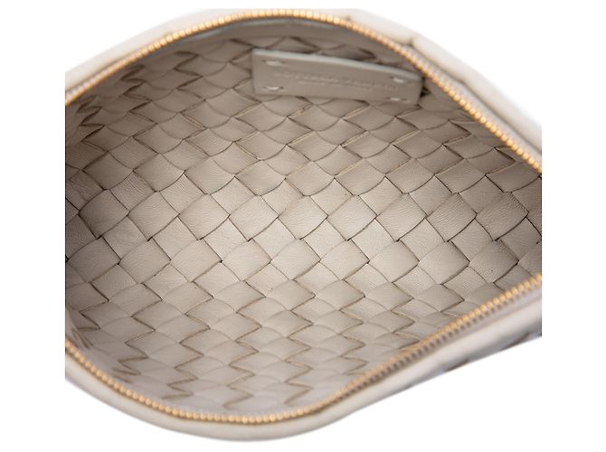 Bottega Veneta Pouch con tracolla in nappa Intrecciato bianca - vista 4