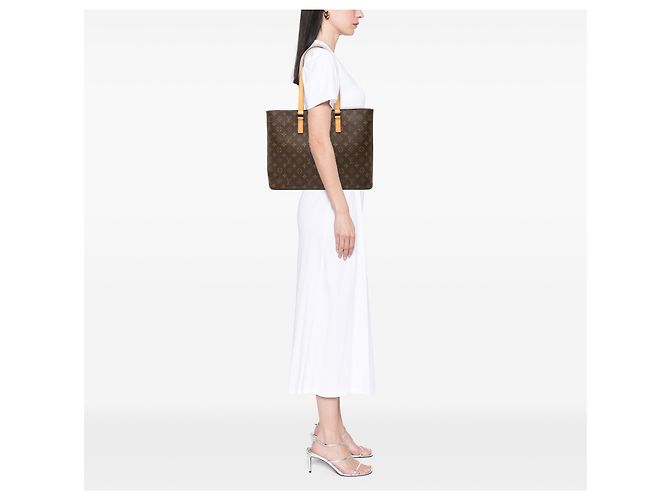 Louis Vuitton Brown Monogram Luco Marrone - vista 7