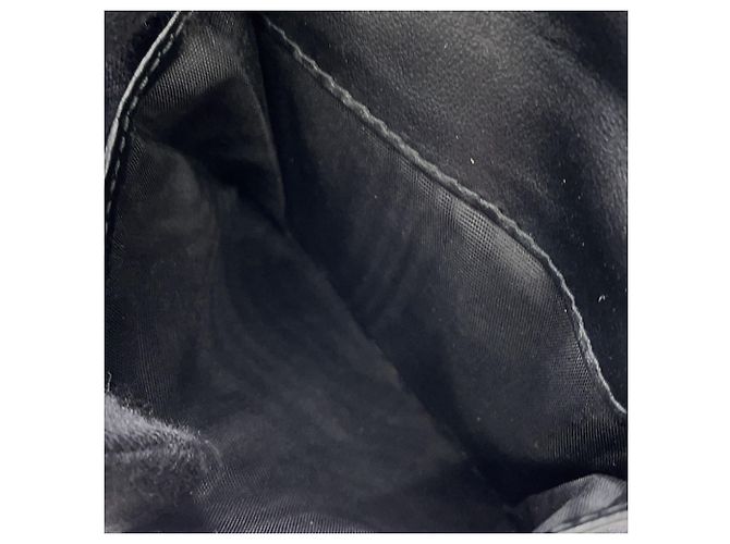 Portafoglio bi-fold Prada in Saffiano nero - vista 10