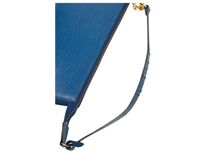 Borsa Louis Vuitton Epi Pochette Accessoires Blu - vista 6