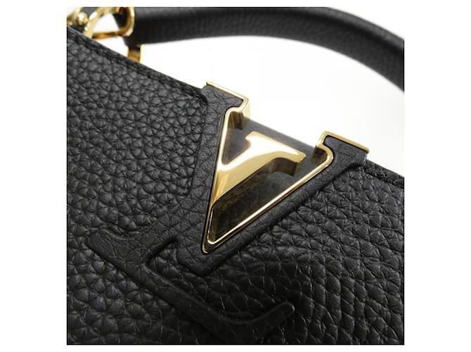 Borsa Louis Vuitton Capucines BB Nero - vista 4