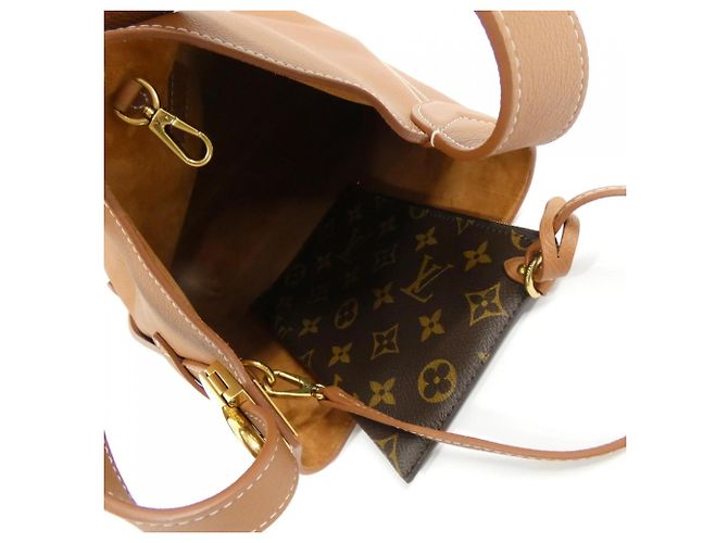 Borsa a tracolla Louis Vuitton Low Key Hobo PM Marrone Cognac - vista 5