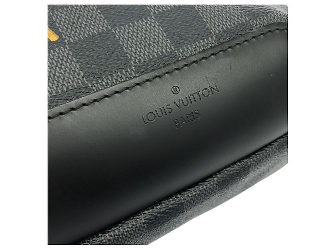 Borsa Sling Avenue Louis Vuitton Damier Graphite Grigio antracite Damier ebene - vista 4