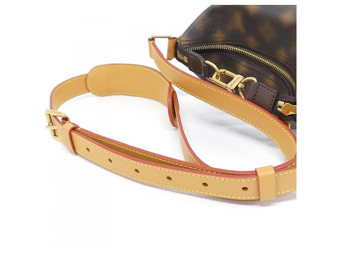 Louis Vuitton This Is Not Monogram Hobo Cruiser PM M46241 Shoulder Bag Marrone - vista 3