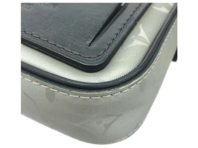 Borsa a Tracolla Louis Vuitton Monogram Satellite Alpha Argento - vista 3