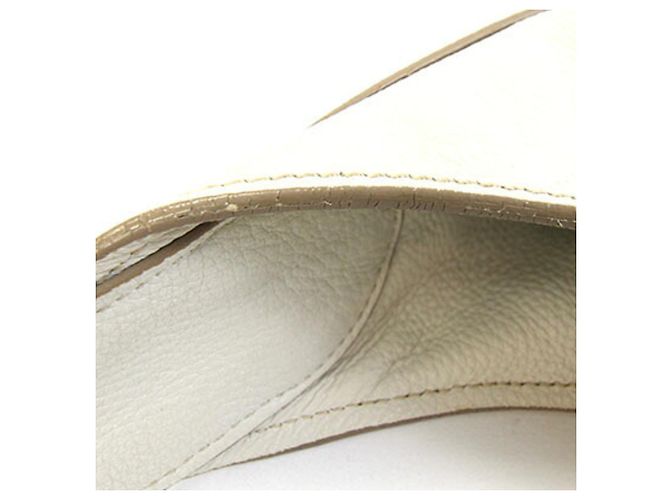 Borsa a tracolla Prada in pelle Off-White Bianco sporco - vista 9