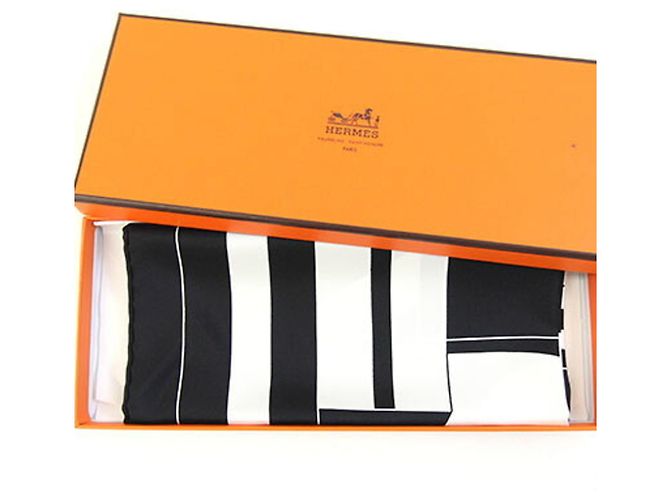Hermès Hermes Seidentuch mit geometrischem Muster Schwarz Weiß - Ansicht 6