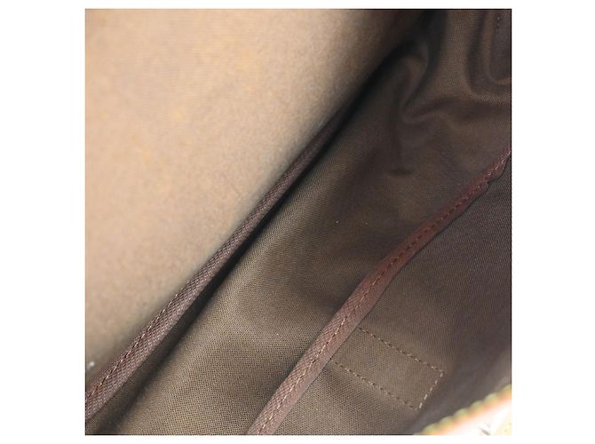 Louis Vuitton Saumur Monogram 35 Marrone - vista 3