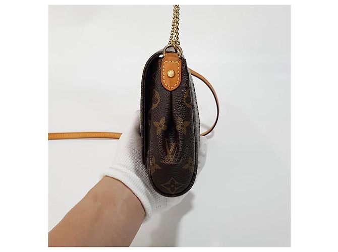 Louis Vuitton Borsa a tracolla Monogram Favorite MM con catena Marrone - vista 4