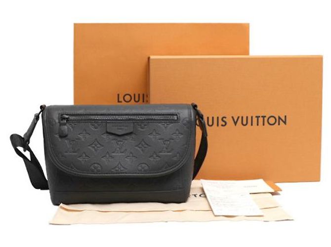 Louis Vuitton Borsa a tracolla Pulse Messenger con stampa a rilievo Monogram Shadow Nero - vista 24