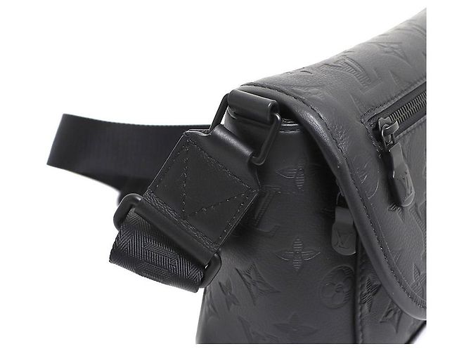 Louis Vuitton Borsa a tracolla Pulse Messenger con stampa a rilievo Monogram Shadow Nero - vista 5
