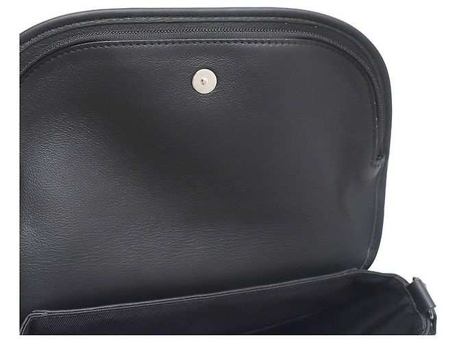 Louis Vuitton Borsa a tracolla Pulse Messenger con stampa a rilievo Monogram Shadow Nero - vista 9