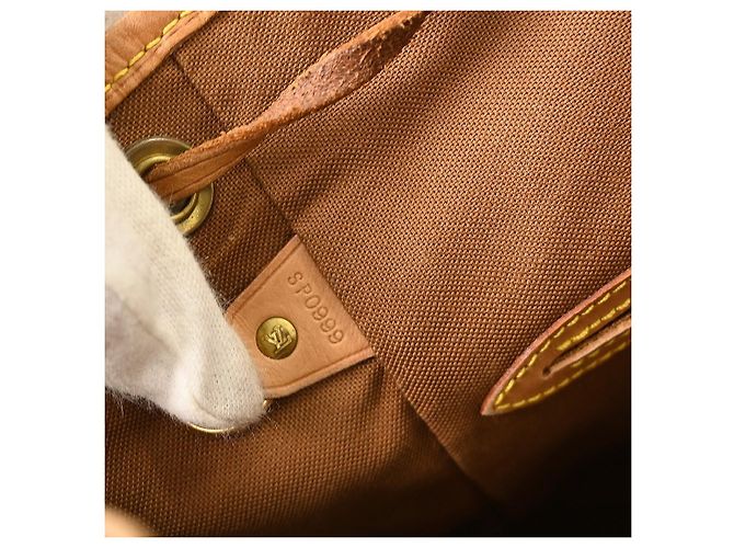 Louis Vuitton Montsouris Monogram MM Marrone - vista 4