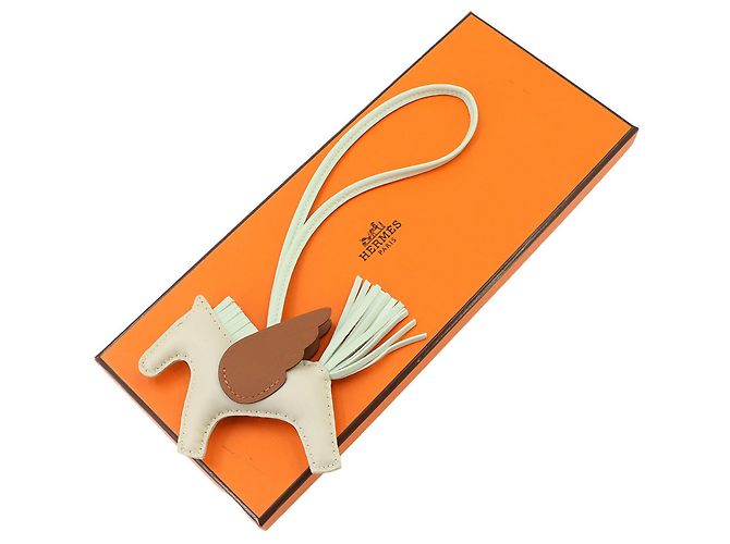 Hermès Hermes Rodeo Pegasus PM Handbag Charm Bianco - vista 2