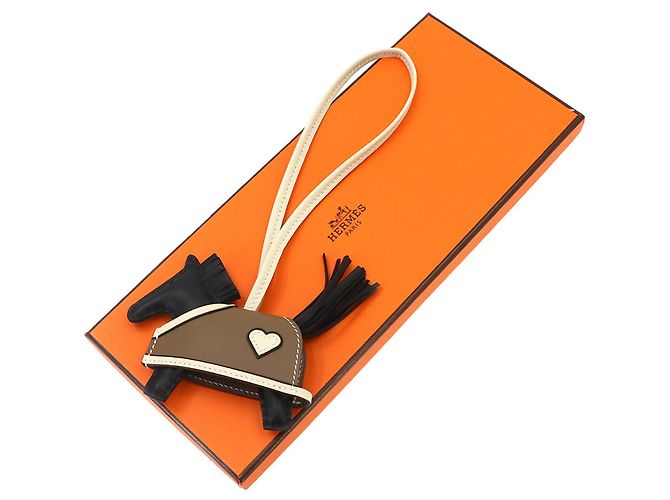 Hermès Hermes Rodeo Robeo Coeur PM Handbag Charm Nero Taupe - vista 2