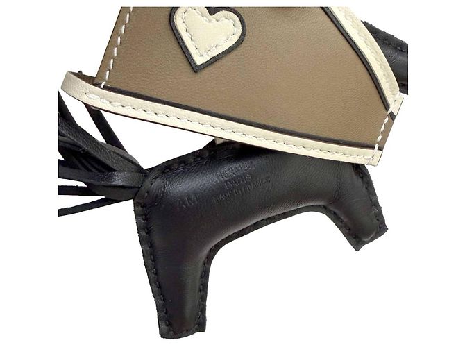 Hermès Hermes Rodeo Robeo Coeur PM Handbag Charm Nero Taupe - vista 5