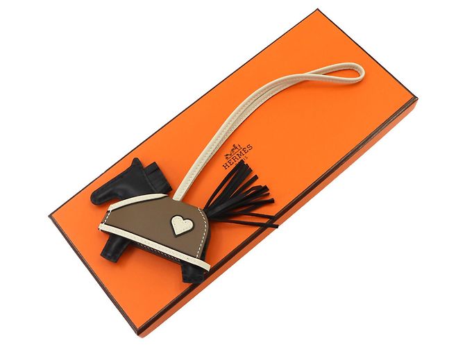 Hermès Hermes Rodeo Robeo Coeur PM Handbag Charm Nero Taupe - vista 2