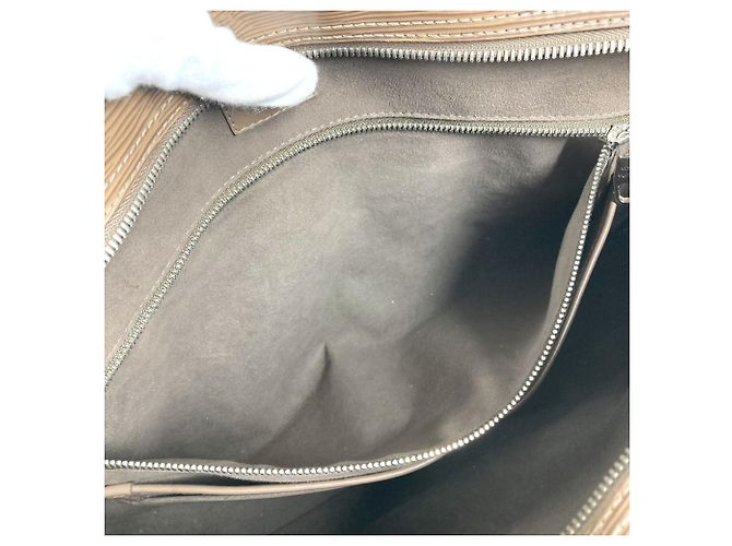 Borsetta Louis Vuitton in pelle Epi Marrone Beige - vista 17