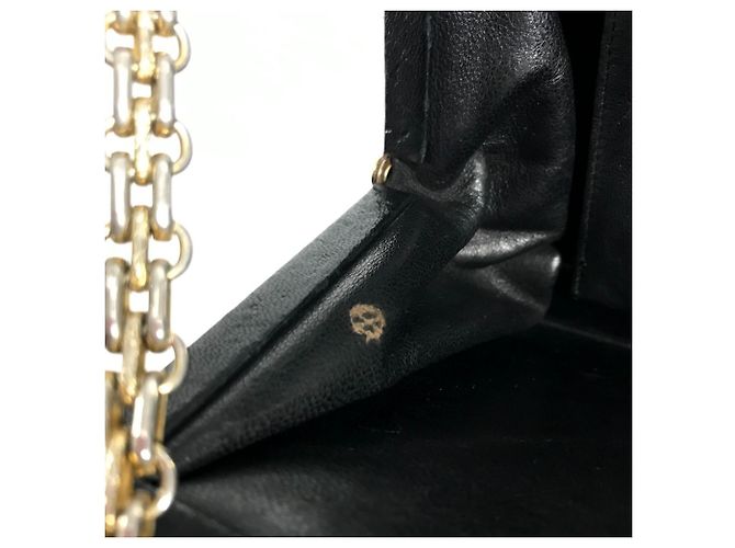 Timeless Chanel Vintage Matelassé Quilted Shoulder Bag Black - view 18