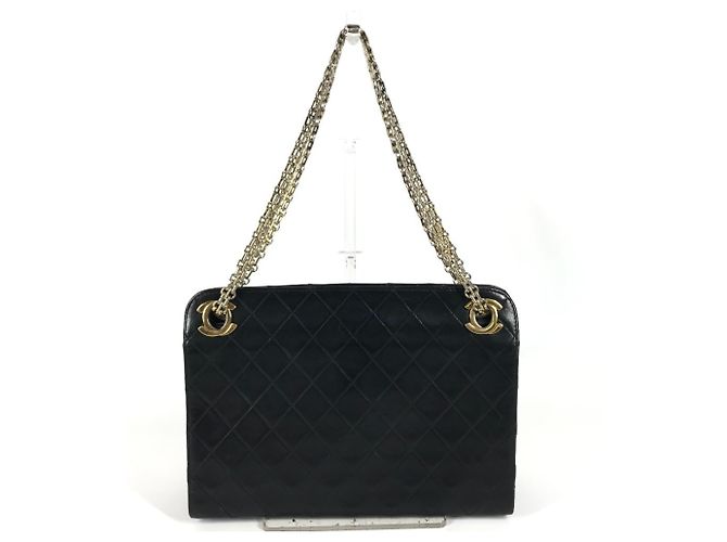 Timeless Chanel Vintage Matelassé Quilted Shoulder Bag Black - view 2