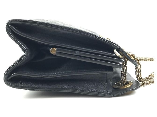 Timeless Chanel Vintage Matelassé Quilted Shoulder Bag Black - view 3