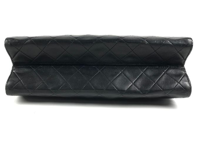 Timeless Chanel Vintage Matelassé Quilted Shoulder Bag Black - view 5