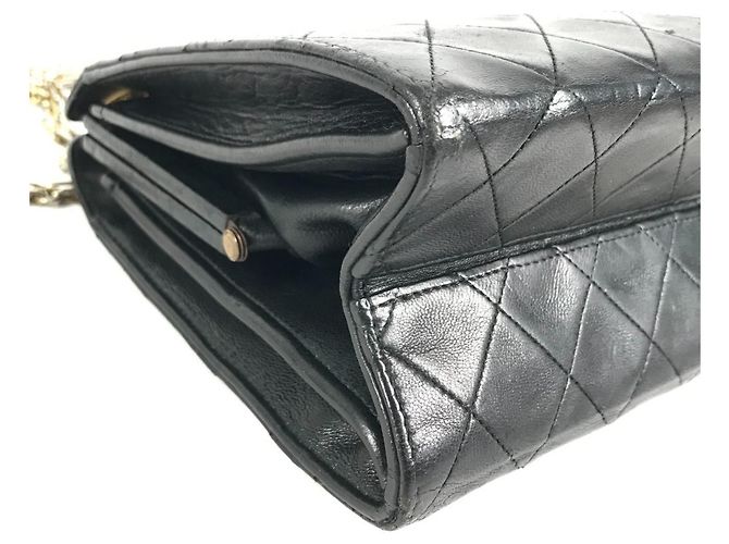 Timeless Chanel Vintage Matelassé Quilted Shoulder Bag Black - view 7