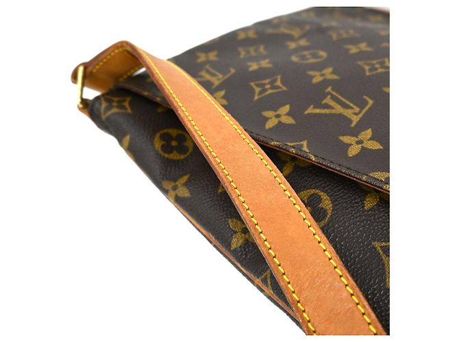 Louis Vuitton Musette Salsa Monogram Canvas GM Castaño - vista 6