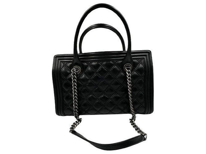 Borsa a tracolla Chanel Boy in pelle nera Nero - vista 2