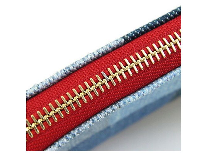 Louis Vuitton Monogram Denim Micro Pochette Accessoires Roja Azul - vista 5