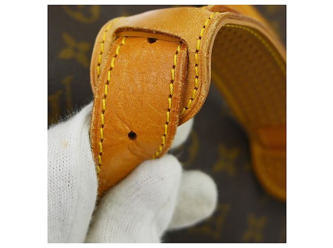 Louis Vuitton Saumur Monogram 35 Castaño - vista 6