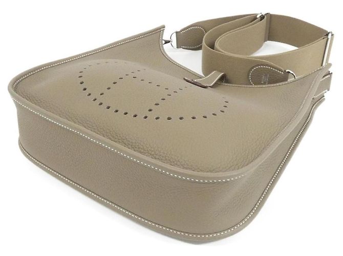 Hermès Borsa a tracolla Hermes Evelyne 3 PM Taupe - vista 3