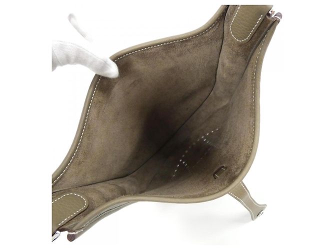 Hermès Borsa a tracolla Hermes Evelyne 3 PM Taupe - vista 6