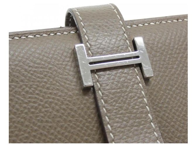 Hermès Cartera bi-fold Hermes Bearn Soufflé Gris pardo - vista 5