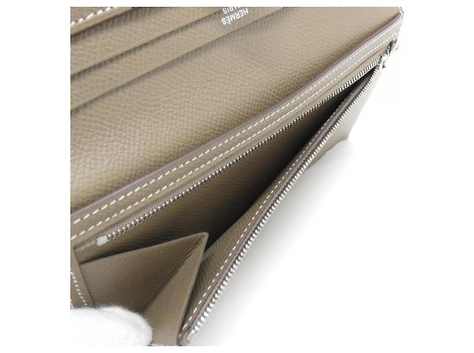 Hermès Cartera bi-fold Hermes Bearn Soufflé Gris pardo - vista 8