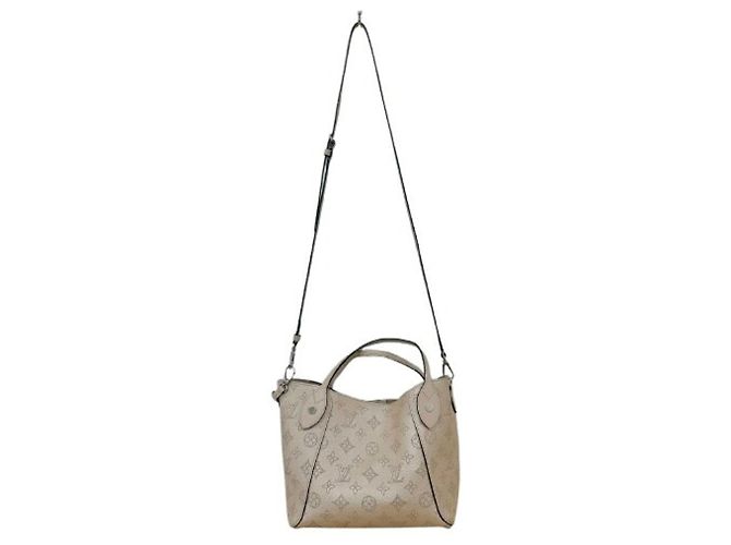 Borsa a tracolla in pelle Louis Vuitton Mahina PM M58785 Beige - vista 6