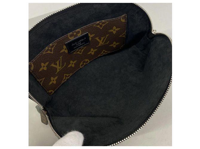 Louis Vuitton Pouch Pochette Tic MM Nero - vista 4