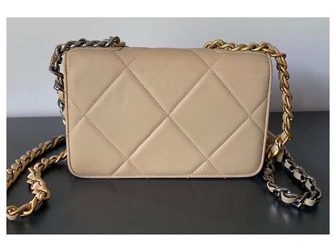 Chanel 19 Wallet on chain Beige - vista 2